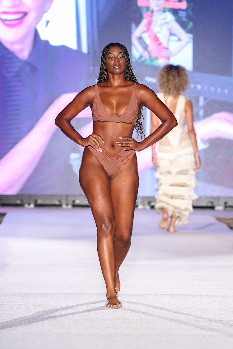 Janell Williams walks the runway for Sports Illustrated Swimsuit Runway Show During Paraiso Miami Beach on July 16, 2022 in Miami Beach, Florida. 